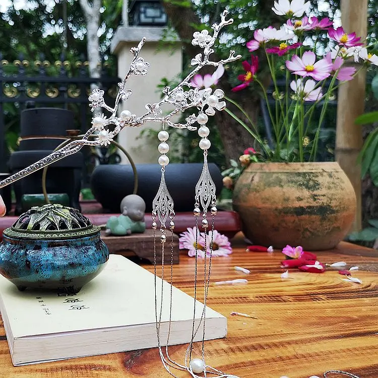 silver hairpin vintage hair accessories chinese empress head decoration queen cosplay hair flower masquerade party supplies
silver hairpin vintage hair accessories chinese empress head decoration queen cosplay hair flower masquerade party supplies