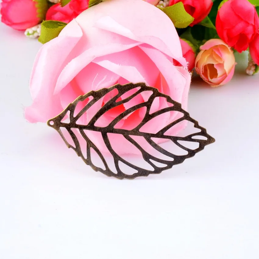 MIAOCHI Retail 5Pcs Antique Bronze Filigree Leaf Charm Jewelry Findings Pendants 6.4x3.7cm F0388
MIAOCHI Retail 5Pcs Antique Bronze Filigree Leaf Charm Jewelry Findings Pendants 6.4x3.7cm F0388