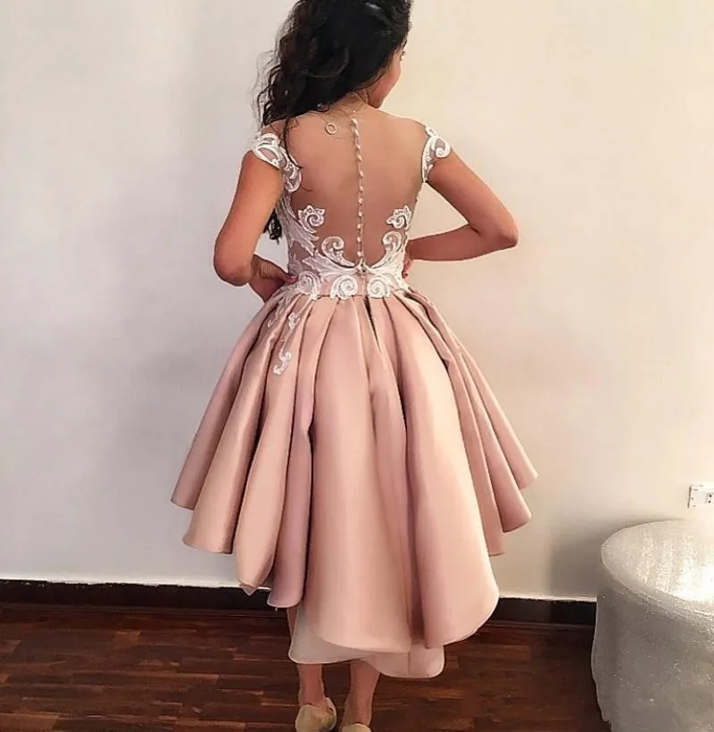 See Through Cocktail Dresses A-line Cap Sleeves Satin Lace Short Mini Elegant Party Homecoming Dresses
See Through Cocktail Dresses A-line Cap Sleeves Satin Lace Short Mini Elegant Party Homecoming Dresses
