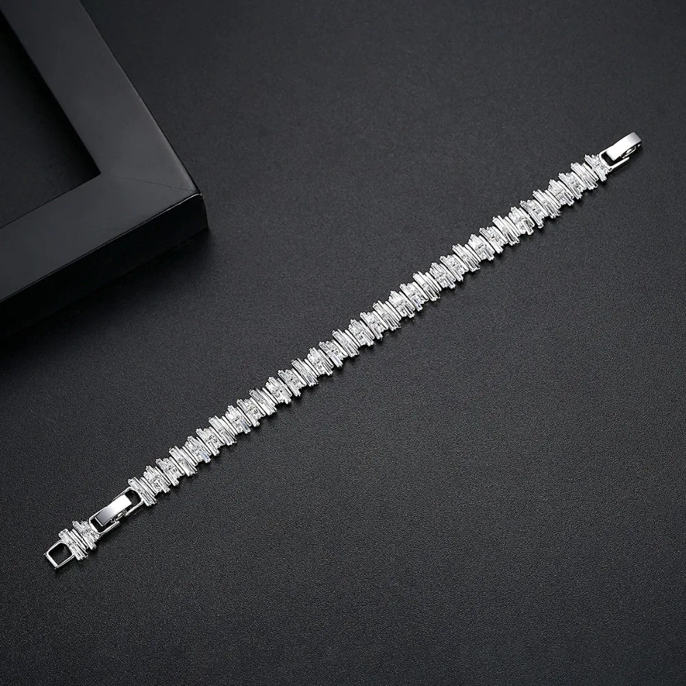 LUOTEEMI New Design Trendy Geometric Bracelets for Women Girls Wedding Party with Luxury Cubic Zircon Fashion Jewelry Bijoux
LUOTEEMI New Design Trendy Geometric Bracelets for Women Girls Wedding Party with Luxury Cubic Zircon Fashion Jewelry Bijoux