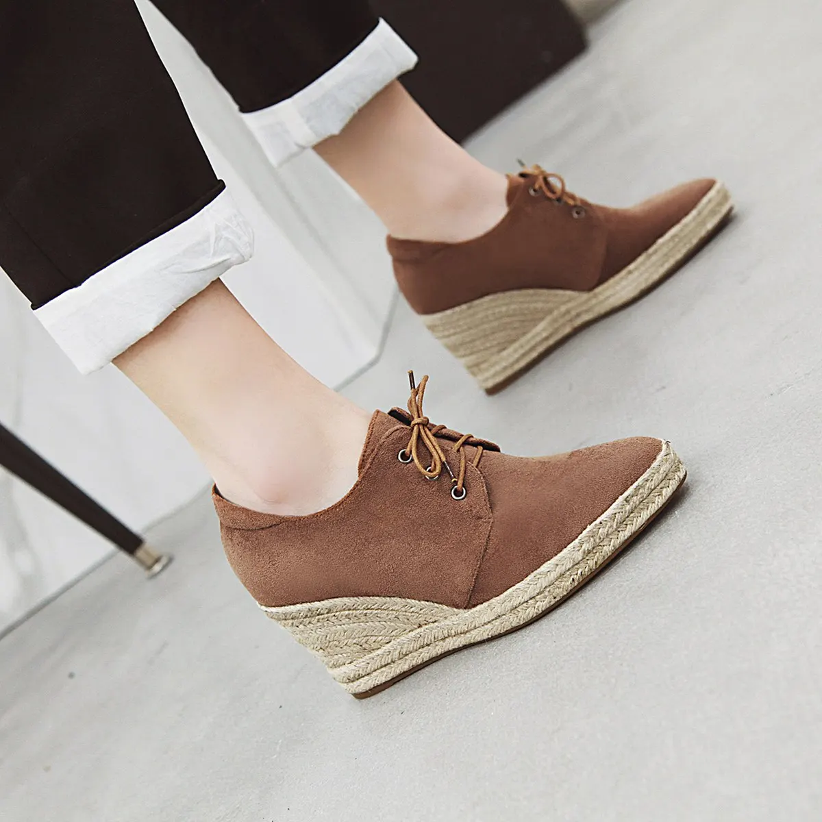 Womens Wedge Pointed Toe High Heels Shoes Lace Up Suede Casual Pumps Platform S117
Womens Wedge Pointed Toe High Heels Shoes Lace Up Suede Casual Pumps Platform S117