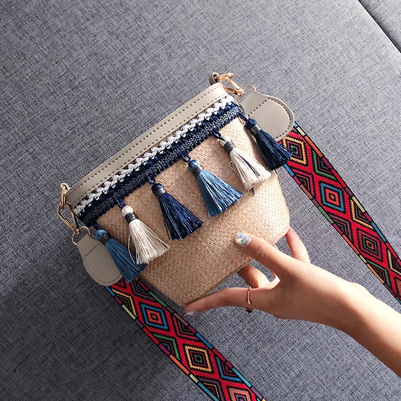 Summer Beach Bag Women Handmade Straw Bucket Bag Retro Tassel Shoulder Bag Fashion Multicolor Wide Shoulder Strap Crossbody Bag
Summer Beach Bag Women Handmade Straw Bucket Bag Retro Tassel Shoulder Bag Fashion Multicolor Wide Shoulder Strap Crossbody Bag