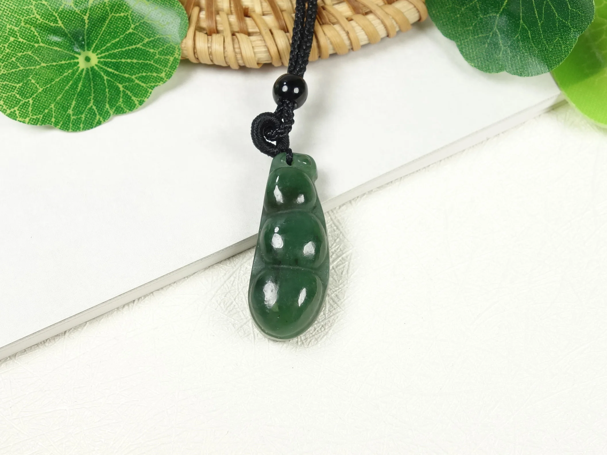 Chinese Nephrite Emerald gemstone peas shape jewelry stone crafts unique Medieval Collection Gift birthday present
Chinese Nephrite Emerald gemstone peas shape jewelry stone crafts unique Medieval Collection Gift birthday present
