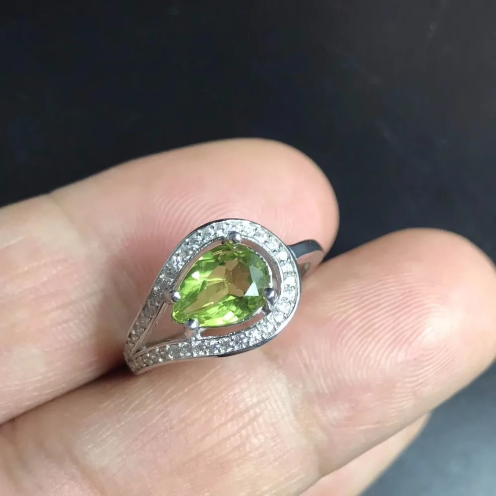 Женское кольцо Uloveido, из серебра 925 пробы с натуральным Перидотом, 6*8 мм, с бархатной коробкой
Женское кольцо Uloveido, из серебра 925 пробы с натуральным Перидотом, 6*8 мм, с бархатной коробкой