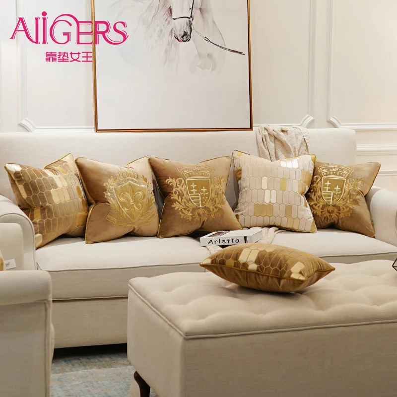 Avigers Embroidery Velvet Cushion Cover Luxury European Pillow Cover PillowCase Geometry Home Decorative Sofa Chair Throw Pillow
Avigers Embroidery Velvet Cushion Cover Luxury European Pillow Cover PillowCase Geometry Home Decorative Sofa Chair Throw Pillow