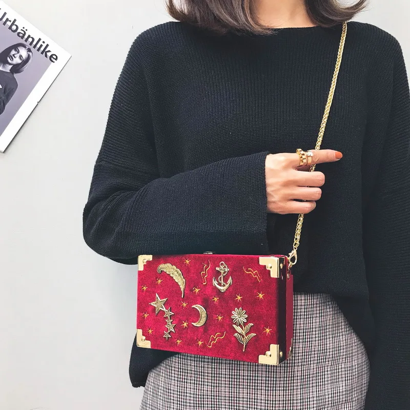 DIINOVIVO Fashion Women Bag Luxury Women's Handbags Embroidery Shoulder Bag Stars Crossbody Bags for Women Sac A Main WHDV0408
DIINOVIVO Fashion Women Bag Luxury Women's Handbags Embroidery Shoulder Bag Stars Crossbody Bags for Women Sac A Main WHDV0408