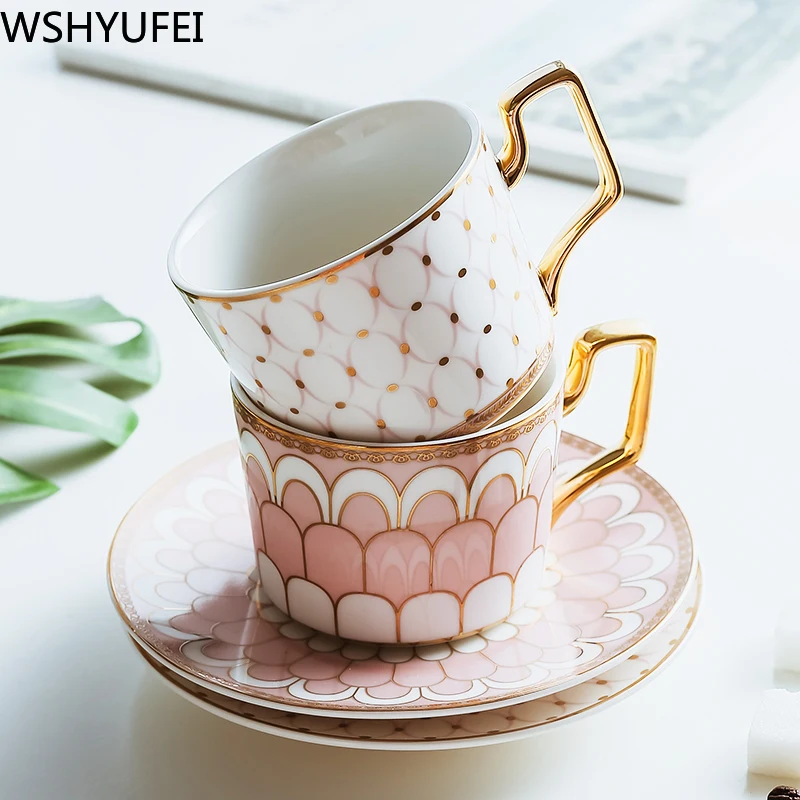 WSHYUFEI Европейская керамическая чашка, роскошная кофейная чашка, домашняя послеобеденная чайная чашка, 1 чашка, 1 блюдо, 1 ложка, 200 мл
WSHYUFEI Европейская керамическая чашка, роскошная кофейная чашка, домашняя послеобеденная чайная чашка, 1 чашка, 1 блюдо, 1 ложка, 200 мл