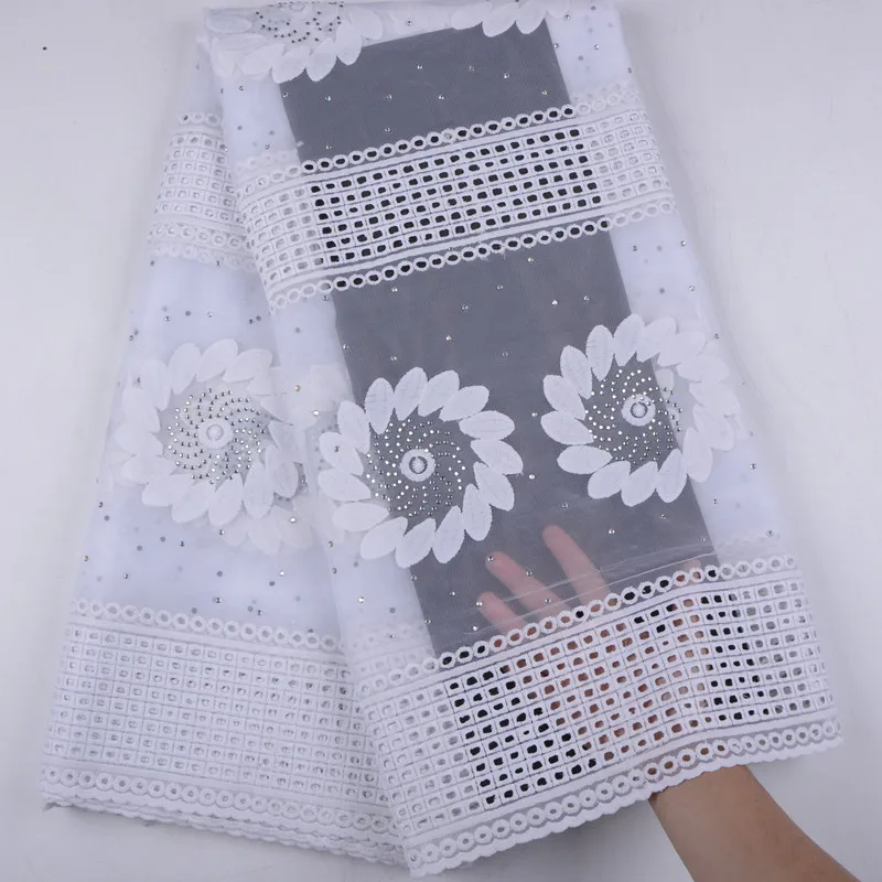White Nigerian Lace Fabric 2019 French Net Lace Fabric For Nigerian Wedding Embroidery African Milk Silk Lace Fabric Y1540
White Nigerian Lace Fabric 2019 French Net Lace Fabric For Nigerian Wedding Embroidery African Milk Silk Lace Fabric Y1540