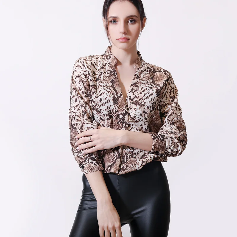 Chiffon Blouse Long Sleeve Sexy Leopard Print Blouse Turn Down Collar Lady Office Shirt Tunic Casual Loose Tops Plus Size Blusas
Chiffon Blouse Long Sleeve Sexy Leopard Print Blouse Turn Down Collar Lady Office Shirt Tunic Casual Loose Tops Plus Size Blusas
