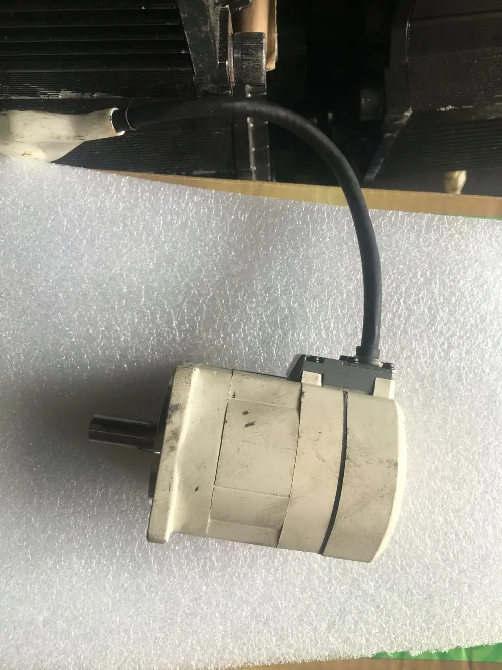 Серводвигатель MBMK022BLE, использованный, 90% новый внешний вид, 3 месяца гарантии, быстрая доставка
Серводвигатель MBMK022BLE, использованный, 90% новый внешний вид, 3 месяца гарантии, быстрая доставка