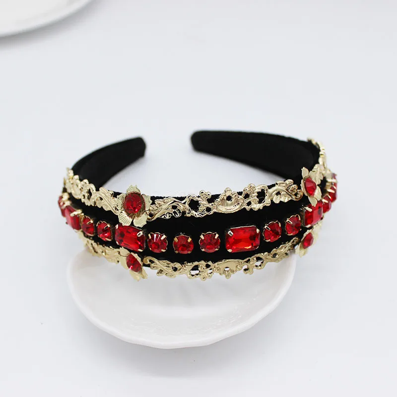 Vintage Barock stirnband mode temperament perle blatter blumen kreuz geometrie wilden stirnband dance party luxus zubehor
Vintage Barock stirnband mode temperament perle blatter blumen kreuz geometrie wilden stirnband dance party luxus zubehor