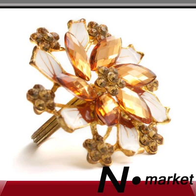 New Arrival N.market Factory Beautiful Flower Diamonds Napkin Rings For Wedding Round Gold Chinese Style Napkin Holder
New Arrival N.market Factory Beautiful Flower Diamonds Napkin Rings For Wedding Round Gold Chinese Style Napkin Holder