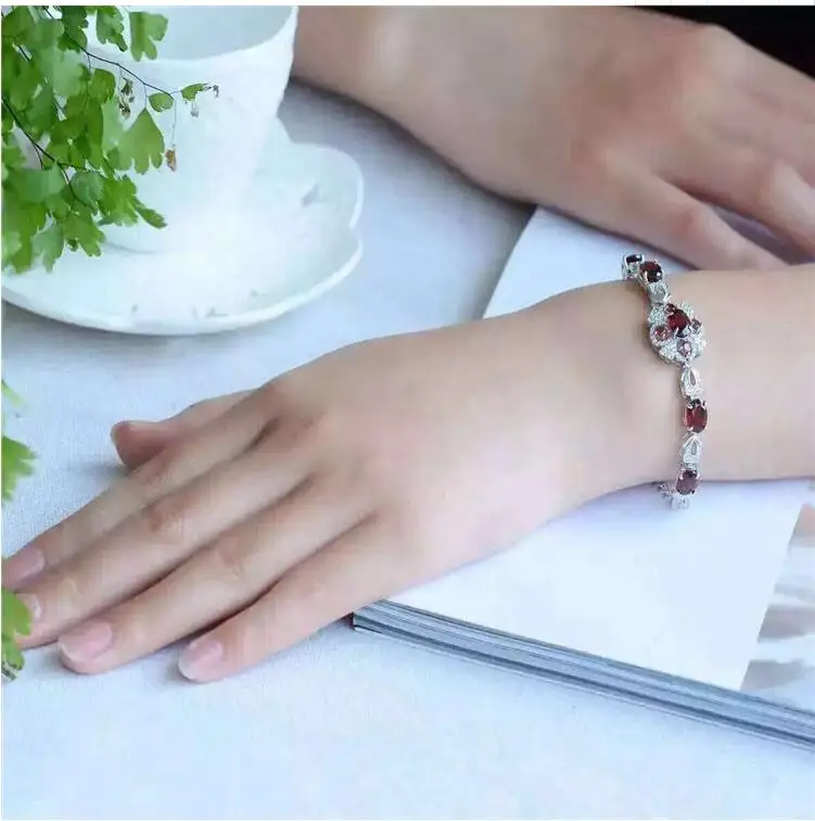 Garnet chain bracelet Free shipping Real natural red garnet 925 sterling silver Luxury bracelets
Garnet chain bracelet Free shipping Real natural red garnet 925 sterling silver Luxury bracelets