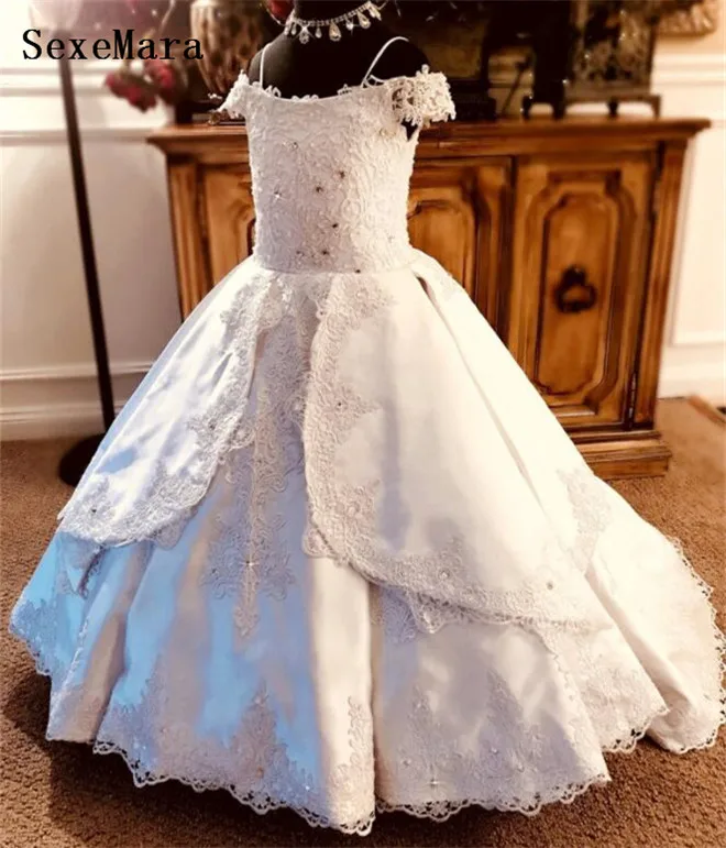 Real Pictures White Flower Girls Dresses Straps Satin Beaded Lace Up Girls Pageant Party Gown Kids Dress for Wedding Ball Gown
Real Pictures White Flower Girls Dresses Straps Satin Beaded Lace Up Girls Pageant Party Gown Kids Dress for Wedding Ball Gown