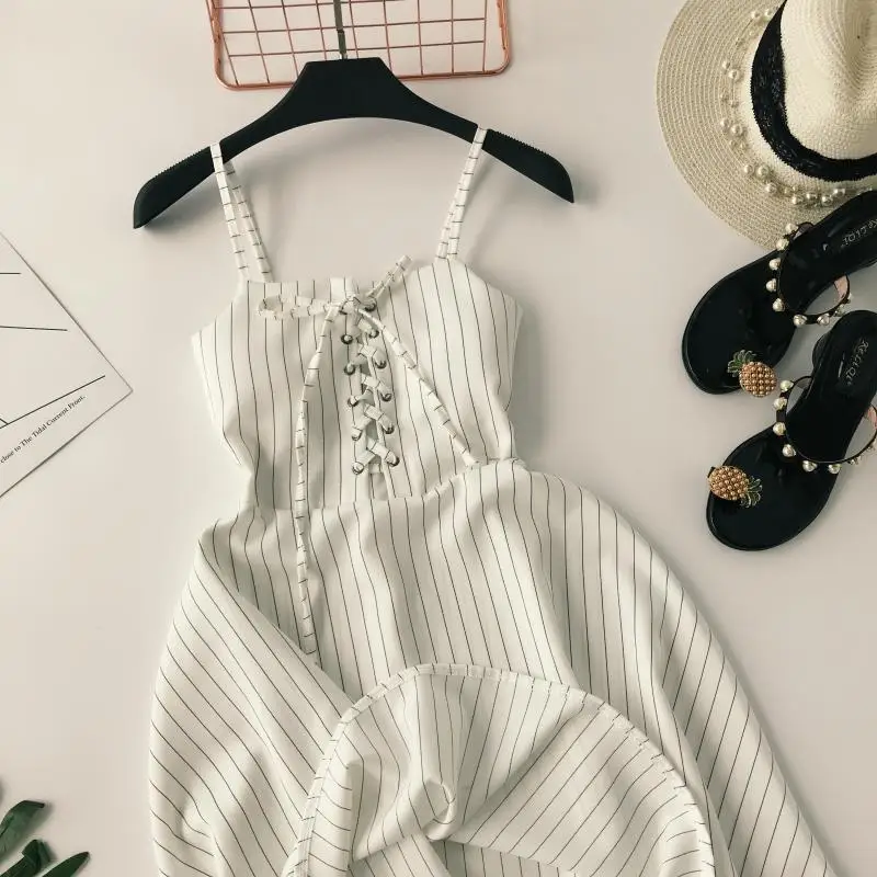 2019 new fashion women's summer straps dresses classic striped closed waist dress
2019 new fashion women's summer straps dresses classic striped closed waist dress