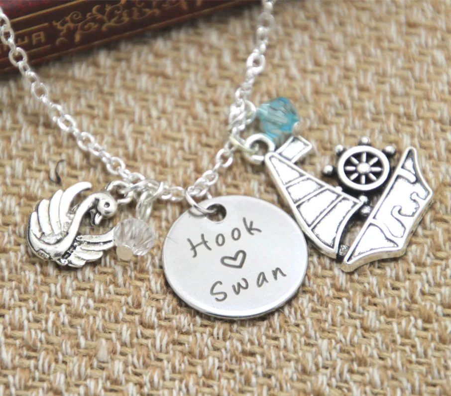 12pcs/lot Once Upon A time Inspired Necklace Swan and Captain Hook Once necklace Silver colored
12pcs/lot Once Upon A time Inspired Necklace Swan and Captain Hook Once necklace Silver colored
