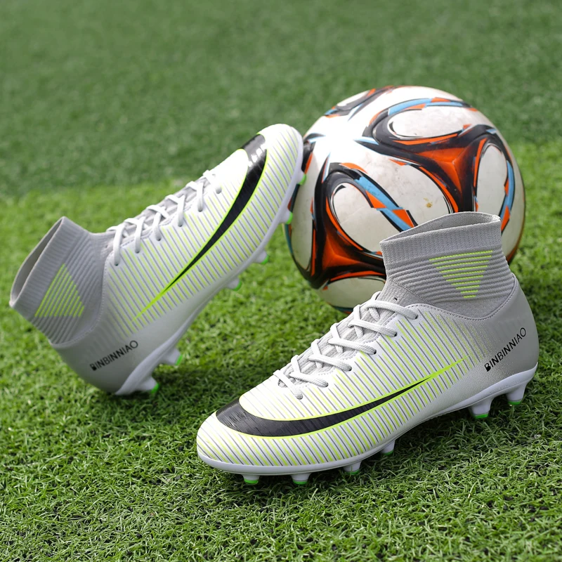 Men Soccer Shoes Indoor High Ankle Football Boots Cleats Boys Kids Crampons Football Haute Cheville Big Size 36-48
Men Soccer Shoes Indoor High Ankle Football Boots Cleats Boys Kids Crampons Football Haute Cheville Big Size 36-48