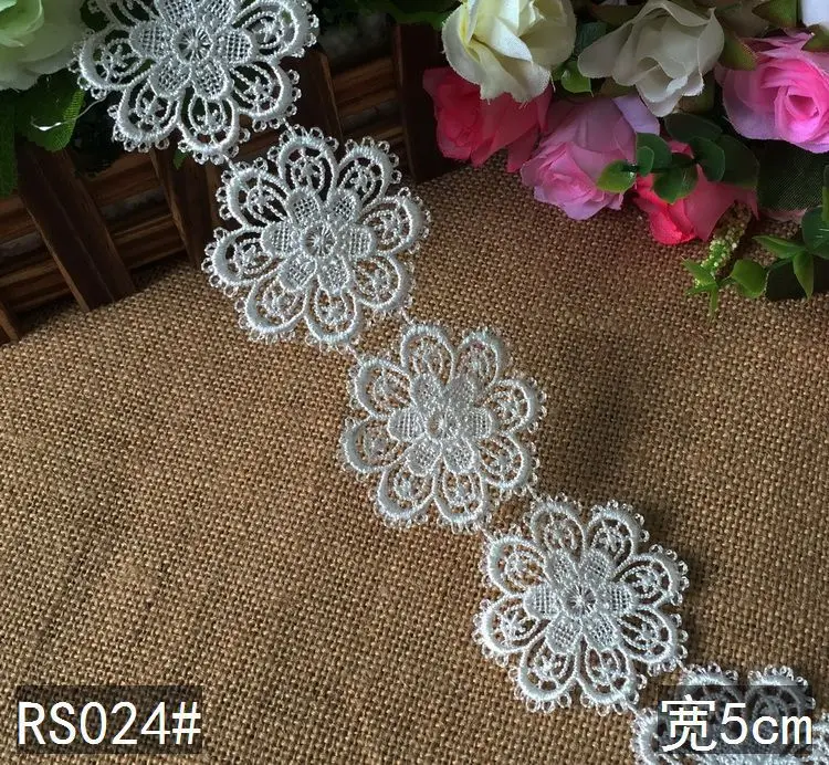 Free Shipping 15Yards 50mm DIY White Lace Trim Embellishment Braid Guipure Flower Ribbon Sewing Craft Home Decoration Encajes
Free Shipping 15Yards 50mm DIY White Lace Trim Embellishment Braid Guipure Flower Ribbon Sewing Craft Home Decoration Encajes