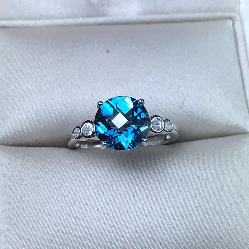 Uloveido Natural Blue Topaz Ring for Women, 925 Sterling Silver Wedding Jewelry, 6*8mm Gemstone with Velvet Box and Certificate
Uloveido Natural Blue Topaz Ring for Women, 925 Sterling Silver Wedding Jewelry, 6*8mm Gemstone with Velvet Box and Certificate
