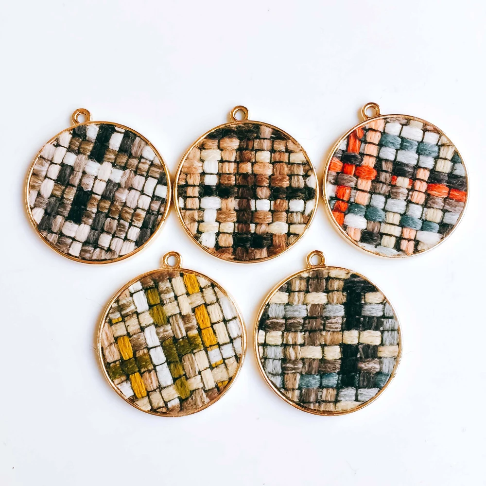 Round Wool Stuff Spacer Accessories Pendant Necklace Supplies for Jewelry Making Earring Accessories Components 4pcs KP1981
Round Wool Stuff Spacer Accessories Pendant Necklace Supplies for Jewelry Making Earring Accessories Components 4pcs KP1981
