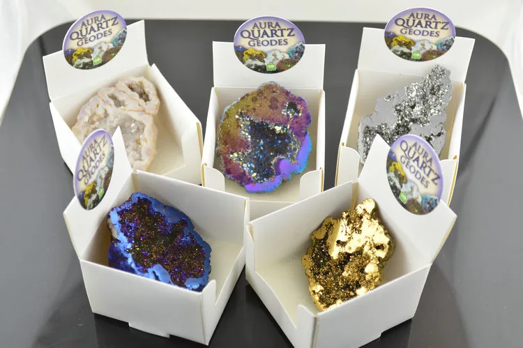 High Quality Titanium Plated Druzy Geode Pieces Gold Blue Silvery Rainbow Fit For Pendant Making 5pcs/lot
High Quality Titanium Plated Druzy Geode Pieces Gold Blue Silvery Rainbow Fit For Pendant Making 5pcs/lot