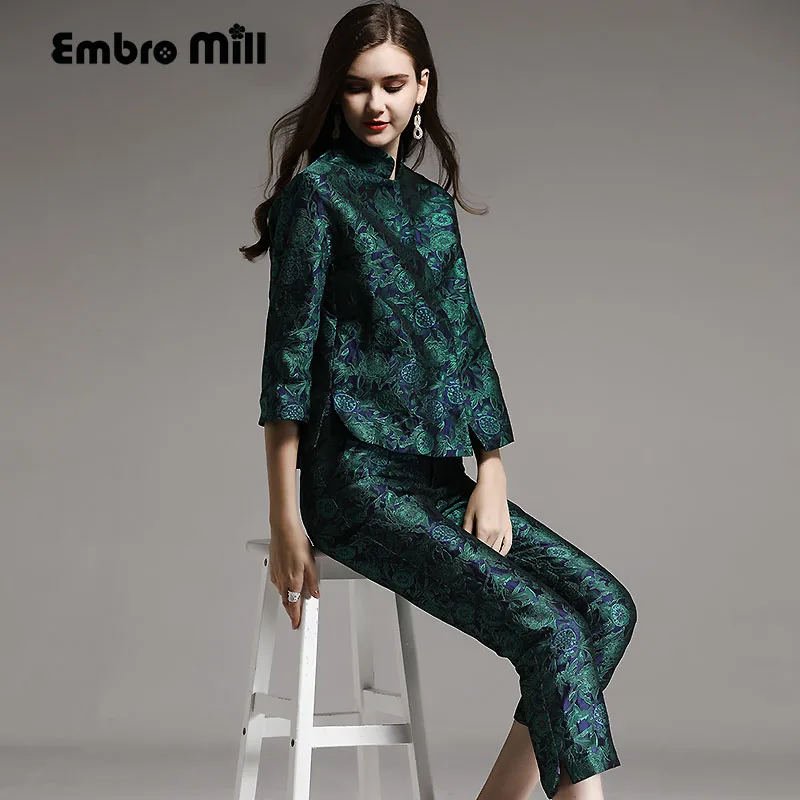 High-end autumn winter women Suit rayon vintage floral slim Jacquard coat +calf-length pants 2 pieces lady set female S-XXL
High-end autumn winter women Suit rayon vintage floral slim Jacquard coat +calf-length pants 2 pieces lady set female S-XXL