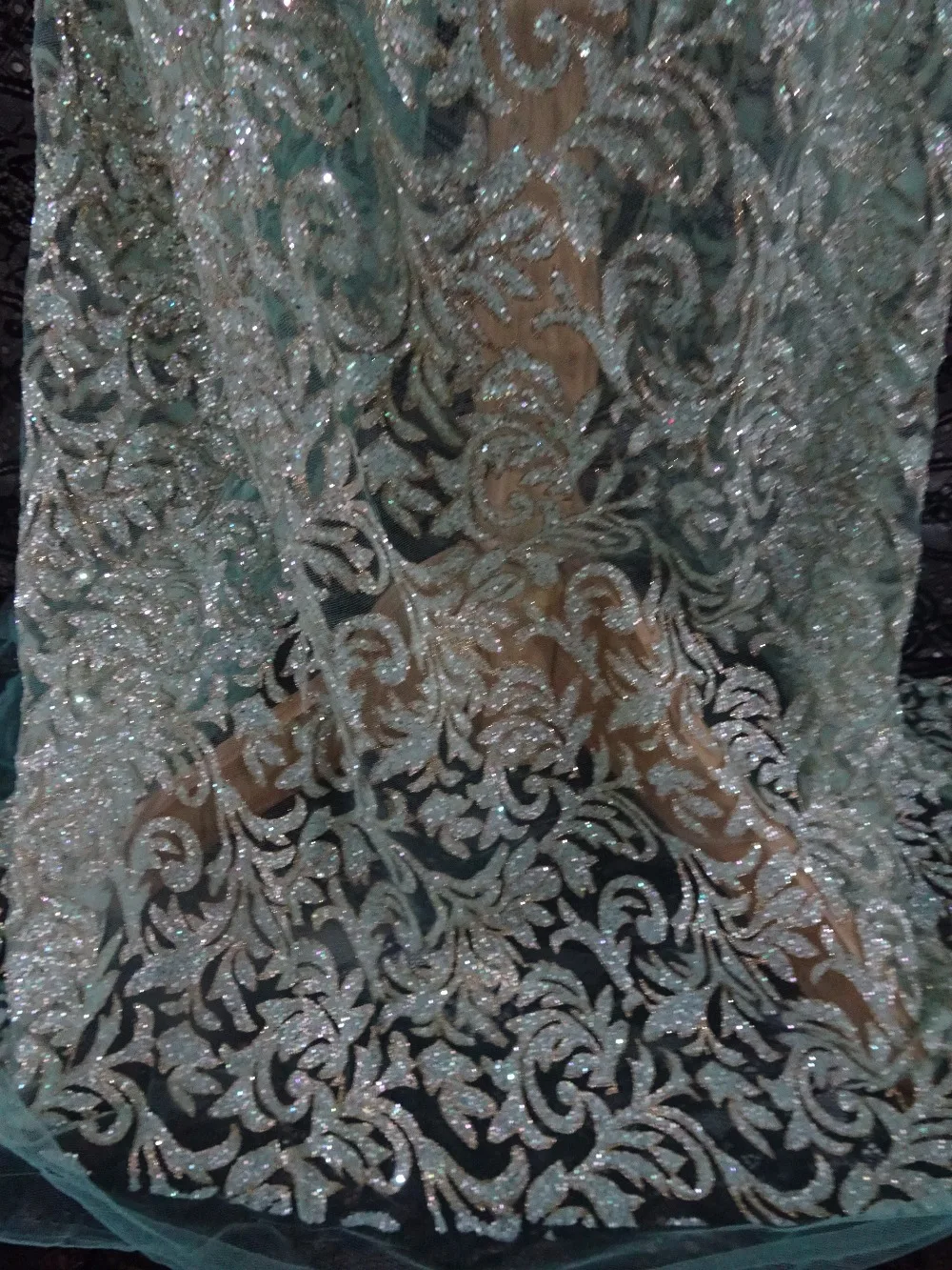 hot sale glued glitter lace fabric unique french embroidered lace fabric with glued glitter for sexy dress
hot sale glued glitter lace fabric unique french embroidered lace fabric with glued glitter for sexy dress