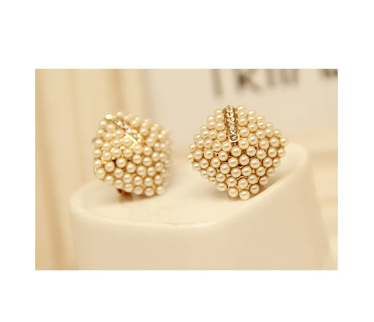 New Fashion Jewelry Crystal Rhinestone Pearl Stud Earrings For Women Vintage Earrings Gifts For Women Lady Girls Wholesale
New Fashion Jewelry Crystal Rhinestone Pearl Stud Earrings For Women Vintage Earrings Gifts For Women Lady Girls Wholesale
