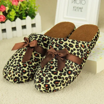 AHKUCI Loepard Print Womens Slippers Cotton Warm Slippers Indoor Non-slip Soft Bottom Warm Plush Slipper
AHKUCI Loepard Print Womens Slippers Cotton Warm Slippers Indoor Non-slip Soft Bottom Warm Plush Slipper