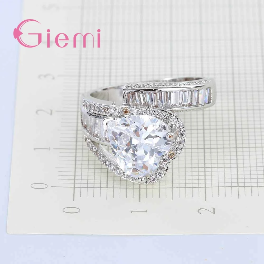 Lovely Heart-shaped Crystal Stone Cubic Zirconia 925 Sterling Silver Ring Unique Design Modern Shiny Party Jewelry
Lovely Heart-shaped Crystal Stone Cubic Zirconia 925 Sterling Silver Ring Unique Design Modern Shiny Party Jewelry