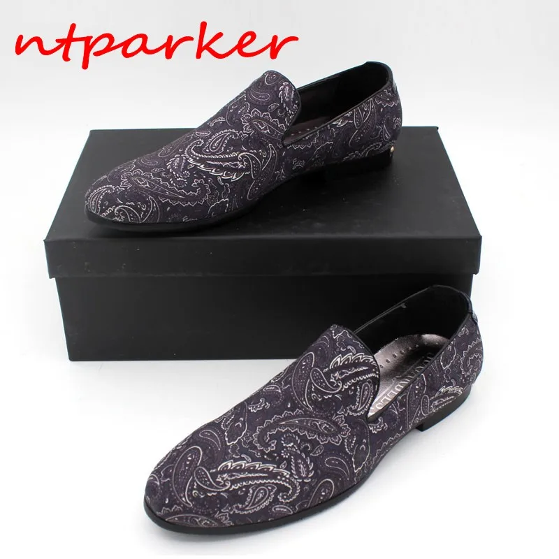 2018 Spring Summer Peans Shoes for men Breathable Flats Genuine leather Embroidery Lace Hombre Moccasins Slip on Wedding Shoes
2018 Spring Summer Peans Shoes for men Breathable Flats Genuine leather Embroidery Lace Hombre Moccasins Slip on Wedding Shoes