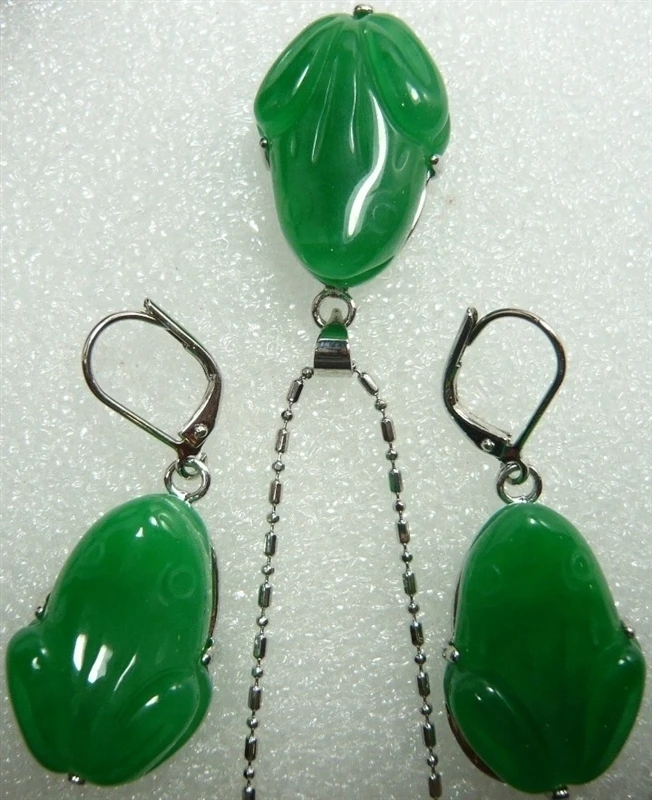 Lady's beautiful carved green purple Natural jade frog beads pendant earring set
Lady's beautiful carved green purple Natural jade frog beads pendant earring set