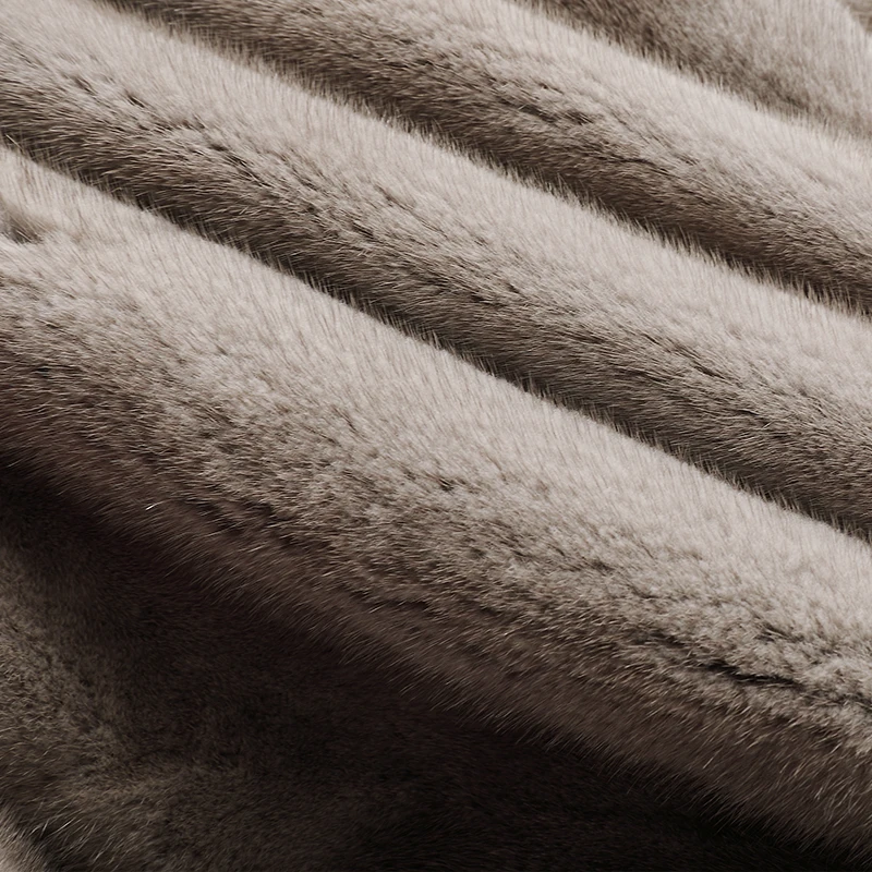 2021 winter new natural mink fur coat ladies mid-length real mink fur coat keep warm waist waist bow fashion long-sleeved coat
2021 winter new natural mink fur coat ladies mid-length real mink fur coat keep warm waist waist bow fashion long-sleeved coat