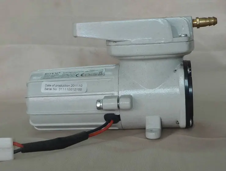 New BOYU ACQ-902 DC 12V 38L/min 18W Aquarium Air Compressor Aquaculture Water Fish Aeration Hi Pressure Pump Free Shipping
New BOYU ACQ-902 DC 12V 38L/min 18W Aquarium Air Compressor Aquaculture Water Fish Aeration Hi Pressure Pump Free Shipping