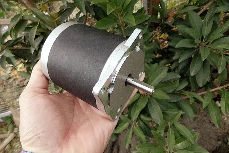 DC24V 1.8 degree 86*86*98MM 5N.m two-phase four-wire precision brushless stepper motor precision mechanical drive accessories
DC24V 1.8 degree 86*86*98MM 5N.m two-phase four-wire precision brushless stepper motor precision mechanical drive accessories