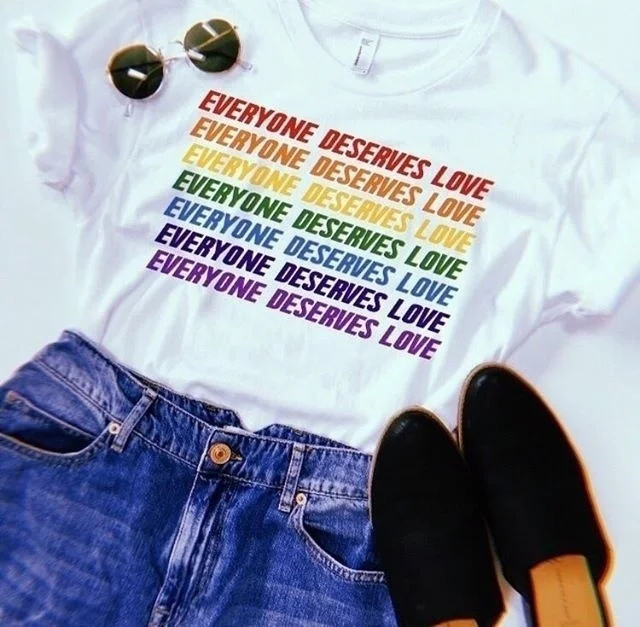 Fashionshow-JF Everyone Deserves Love Rainbow Letter Printed Graphic Tee Tumblr Fashion Funny T-shirt Women Cotton Causal Shirts
Fashionshow-JF Everyone Deserves Love Rainbow Letter Printed Graphic Tee Tumblr Fashion Funny T-shirt Women Cotton Causal Shirts