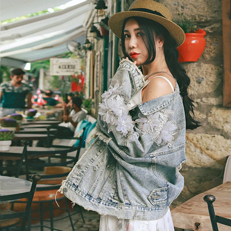 New Arrival 2018 flower embroidered long sleeve vintage ripped denim jacket women
New Arrival 2018 flower embroidered long sleeve vintage ripped denim jacket women