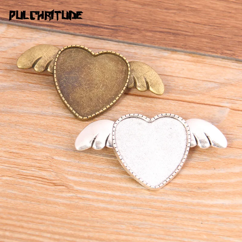 2pcs 25mm Inner Size Two Color New Product Wing Punk Heart Brooch Cabochon Base Setting Charms Pendant
2pcs 25mm Inner Size Two Color New Product Wing Punk Heart Brooch Cabochon Base Setting Charms Pendant