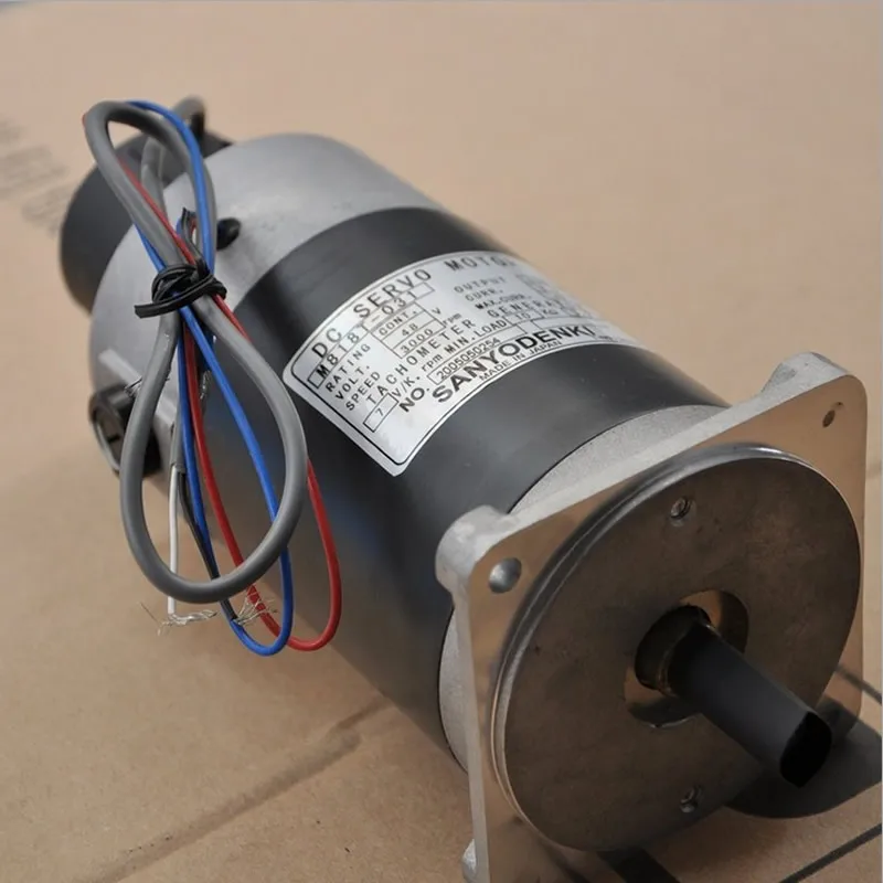 SANYO spark machine dedicated DC servo motor M818T-031, 48V 5.3A speed 3000rpm shaft length 25mm / shaft diameter 11mm
SANYO spark machine dedicated DC servo motor M818T-031, 48V 5.3A speed 3000rpm shaft length 25mm / shaft diameter 11mm