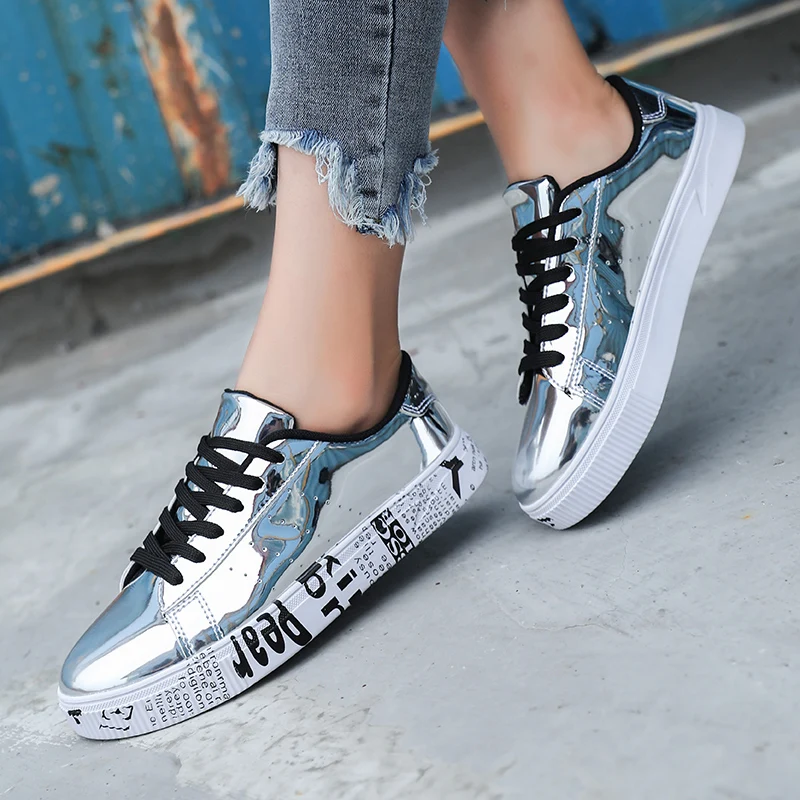 Ginita Men Sneakers Gold Glitter Autumn Shinny Bling Fashion Casual Shoes Men Glossy PU Leather Sneaker Shoes Women 36-47
Ginita Men Sneakers Gold Glitter Autumn Shinny Bling Fashion Casual Shoes Men Glossy PU Leather Sneaker Shoes Women 36-47