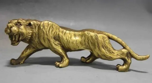 

Elaborate Chinese Collectible old Decorated Handmade Copper Carved Fierce Leopard Statue