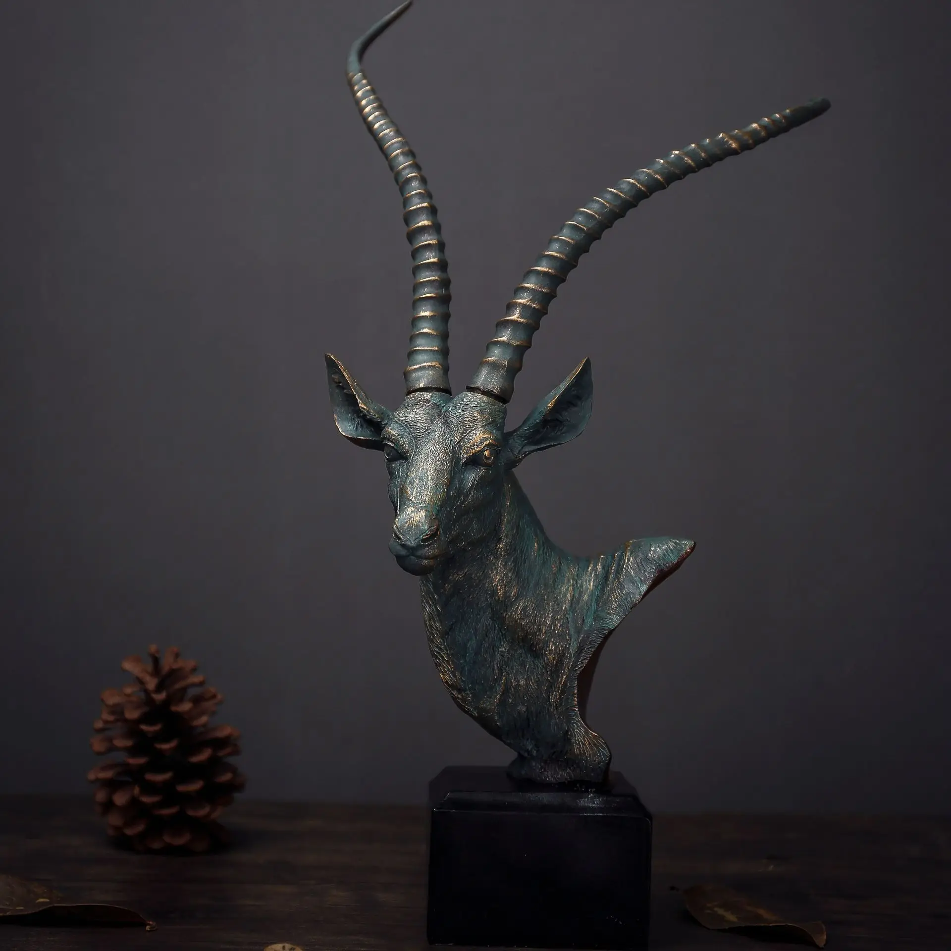 American Country Home Decoration Ornaments Hotel Cafe Decorations Resin Crafts Antelope Head Ornaments
American Country Home Decoration Ornaments Hotel Cafe Decorations Resin Crafts Antelope Head Ornaments