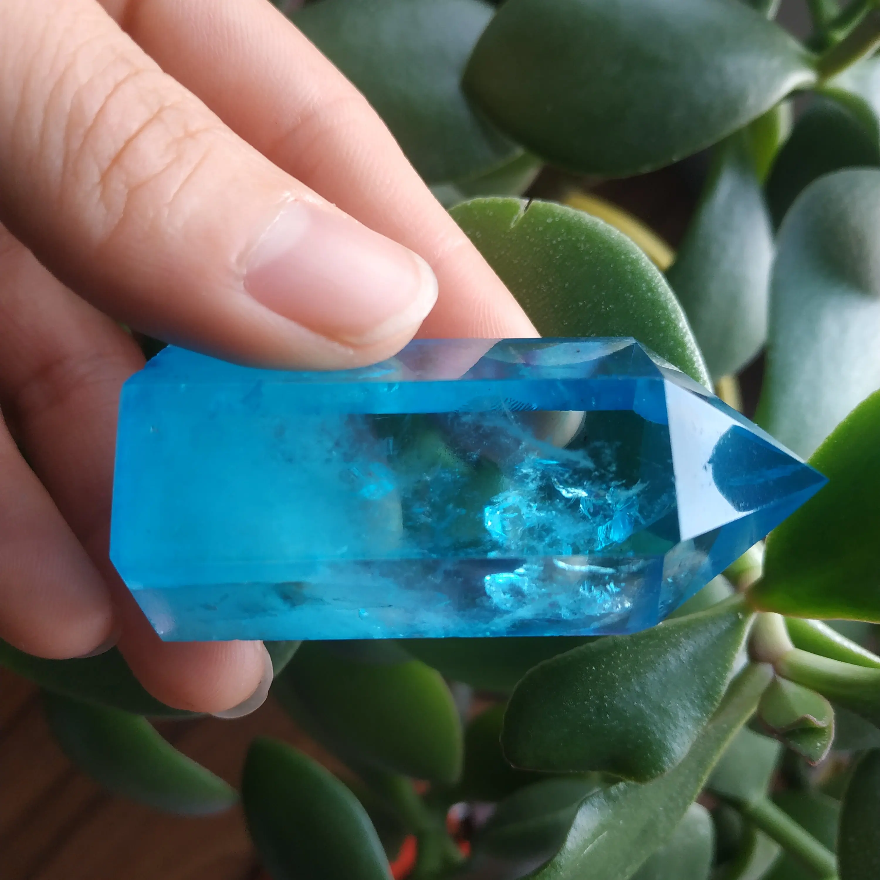 Natural crystals point aura blue crystal quartz column healing crystal gift decoration
Natural crystals point aura blue crystal quartz column healing crystal gift decoration