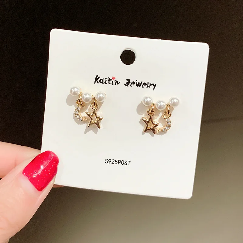 DREJEW Fashion Gold Star Moon Pearl Statement Earrings Rhinestone 925 Stud Earrings for Women Jewelry
DREJEW Fashion Gold Star Moon Pearl Statement Earrings Rhinestone 925 Stud Earrings for Women Jewelry