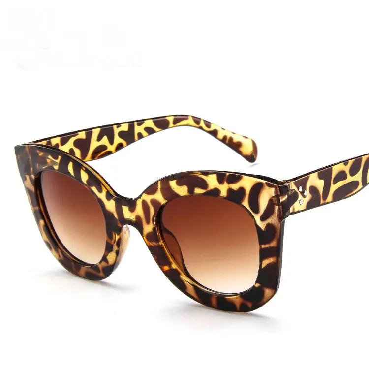Retro Classic Sunglasses Women Oval Shape Oculos De Sol Feminino Fashion Sun glaasses Women Brand Designer gafas de sol mujer
Retro Classic Sunglasses Women Oval Shape Oculos De Sol Feminino Fashion Sun glaasses Women Brand Designer gafas de sol mujer