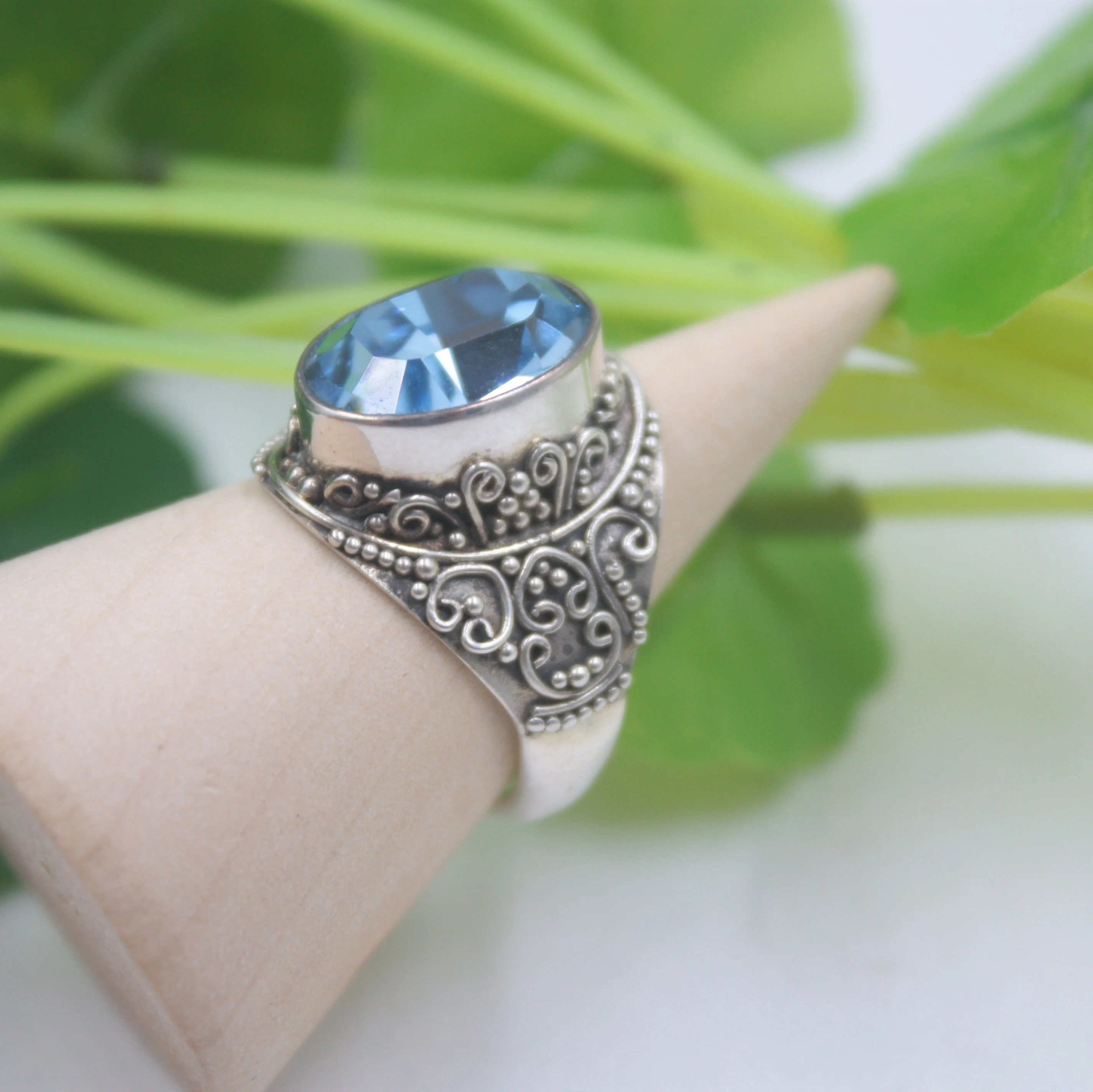 S925 Fine Sterling Silver & Blue Crystal Ring Women Round 18mm Big Ring Elegant Fashion New Ring US 6-9 Adjustable
S925 Fine Sterling Silver & Blue Crystal Ring Women Round 18mm Big Ring Elegant Fashion New Ring US 6-9 Adjustable