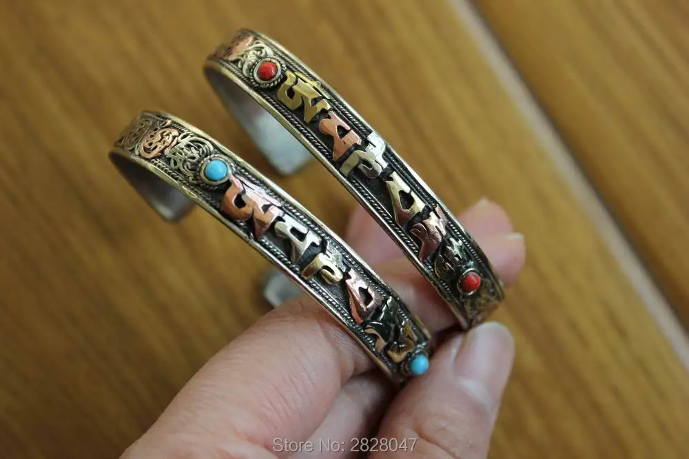 BR423 Tibetan 3 Metal Copper Brass 6 words mantran Om Mani Padme Hum Bangle Nepal Handmade Open Back Adjustable Bracelet Cuff
BR423 Tibetan 3 Metal Copper Brass 6 words mantran Om Mani Padme Hum Bangle Nepal Handmade Open Back Adjustable Bracelet Cuff