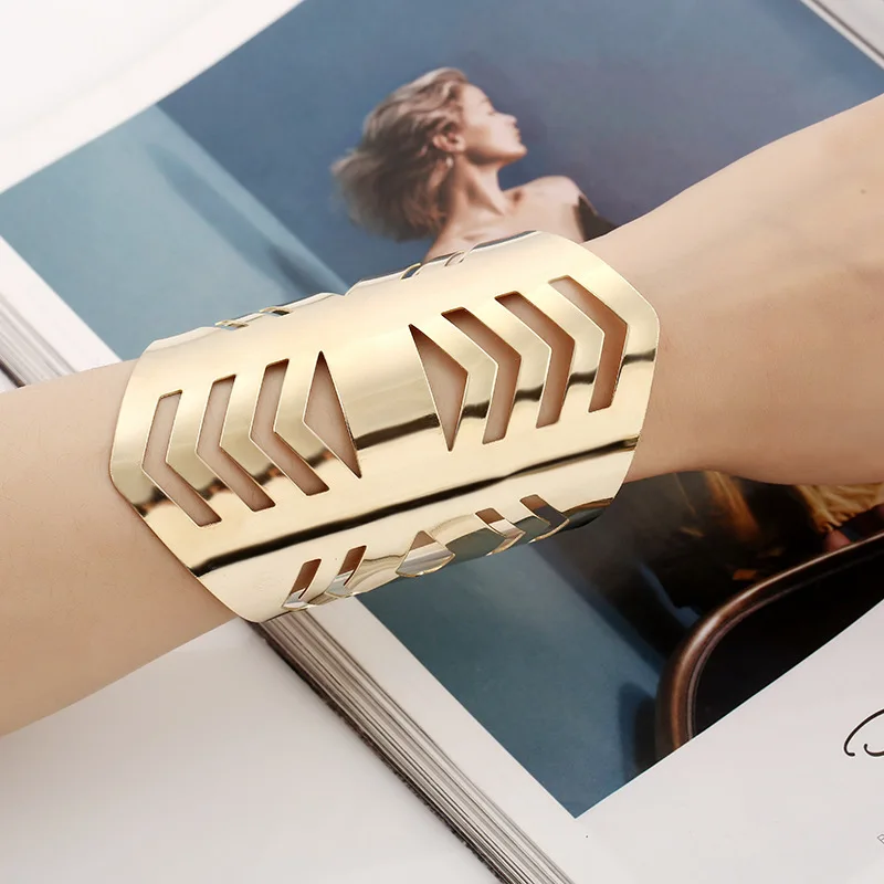 LZHLQ Fashion Hollow Metal Bracelets 2019 Trendy Women Maxi Punk Geometric Bracelet Opening Adjustable Smooth Wide Cuff Bangles
LZHLQ Fashion Hollow Metal Bracelets 2019 Trendy Women Maxi Punk Geometric Bracelet Opening Adjustable Smooth Wide Cuff Bangles