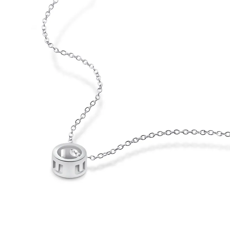 Wholesale 100% 925 sterling silver fashion round Pendant necklace cute simple M letter Chocker silver Woman charm jewelry gift
Wholesale 100% 925 sterling silver fashion round Pendant necklace cute simple M letter Chocker silver Woman charm jewelry gift