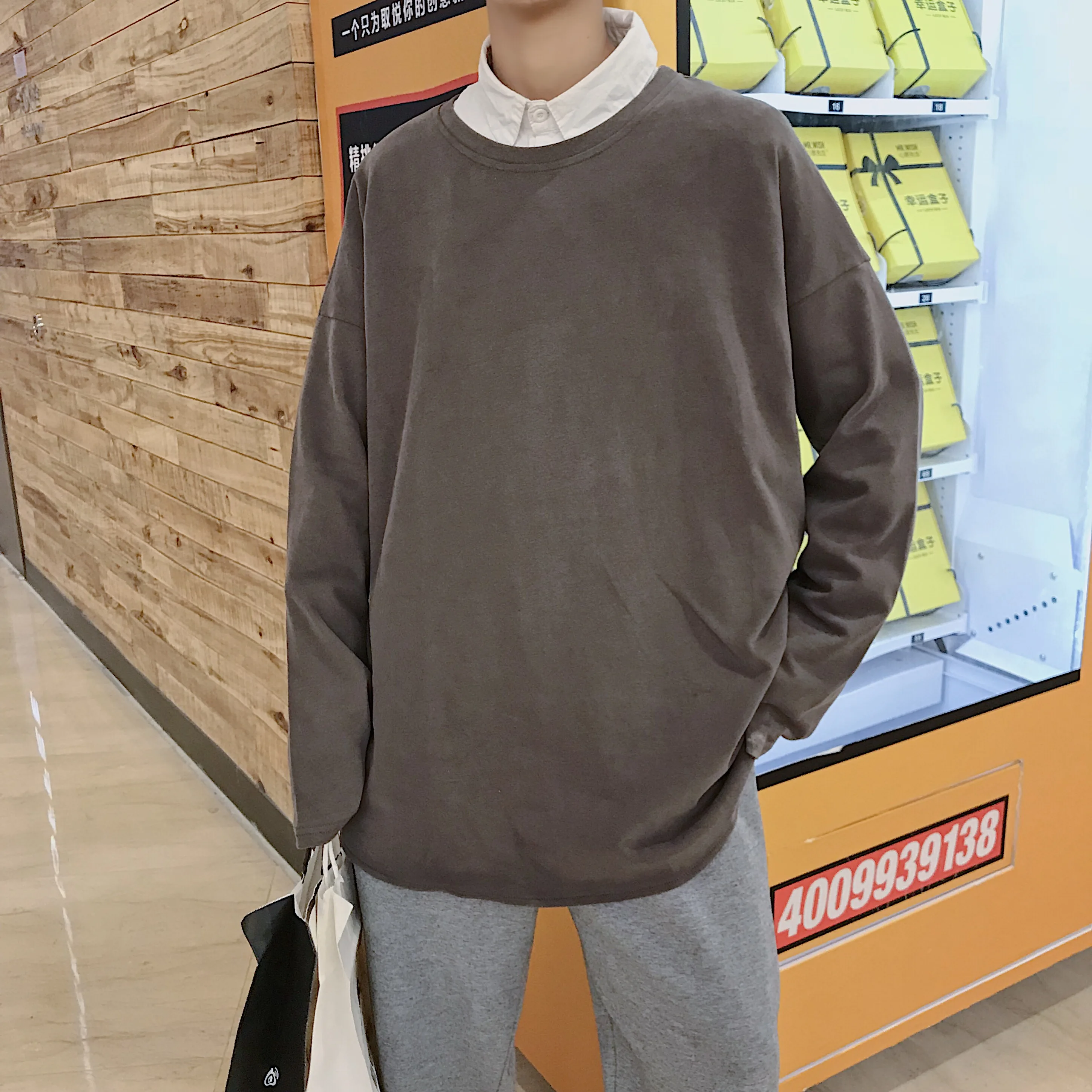 Trendy casual long-sleeved T-shirt men's loose harbor wind pure color bottom shirt spring new ins round collar T-shirt
Trendy casual long-sleeved T-shirt men's loose harbor wind pure color bottom shirt spring new ins round collar T-shirt